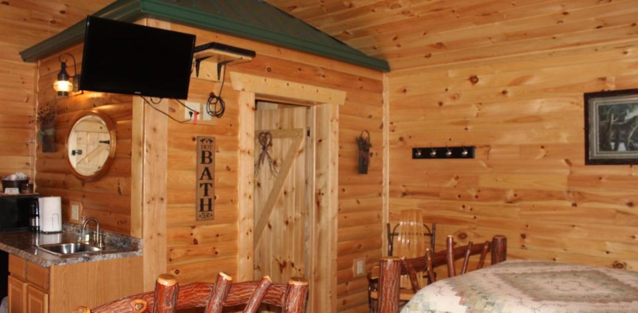 7Cs Lodging Flintstone Exteriör bild